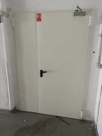 Drzwi p. poż 155 x 225 używane dwuskrzydłowe przeciwpożarowe