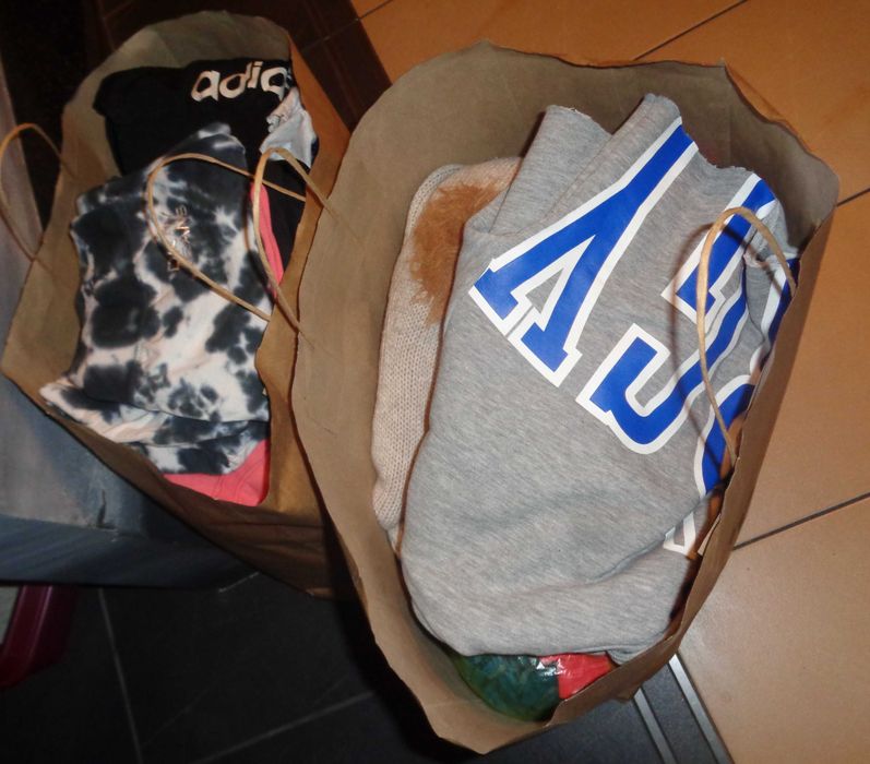 zestaw ciuszków dla dziewczynki po córce oddam za darmo r. 12-15 lat