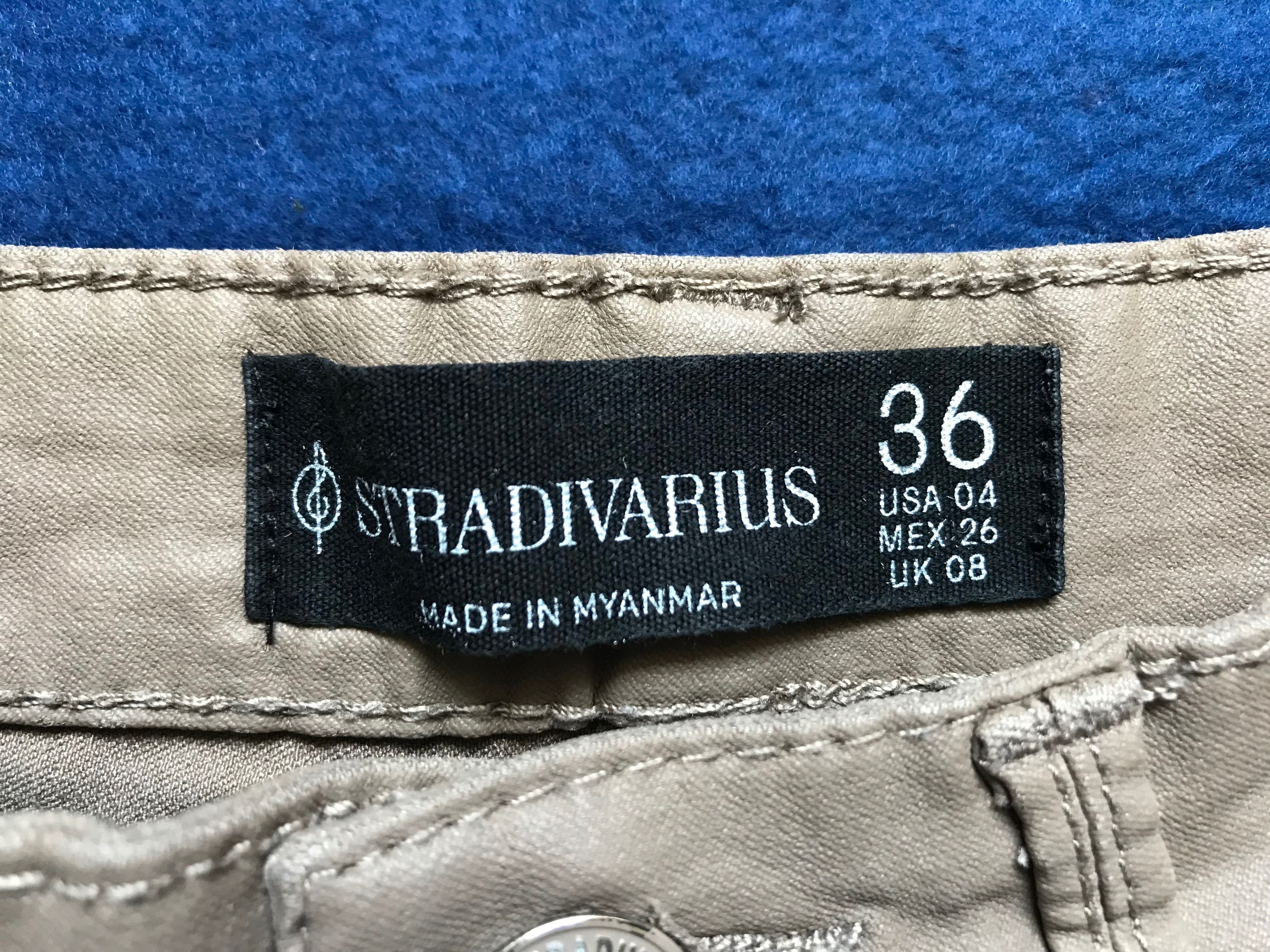 [Stradivarius] Calça “pele”