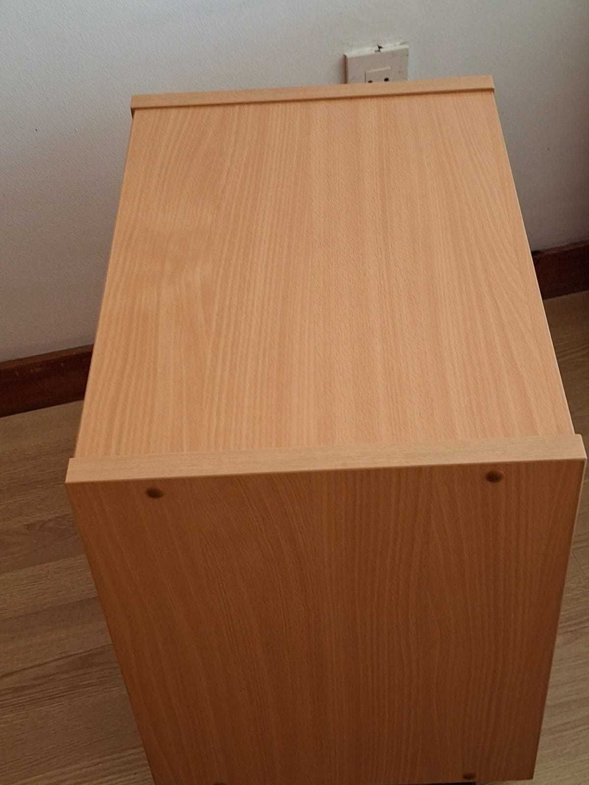Mesa de Cabeceira