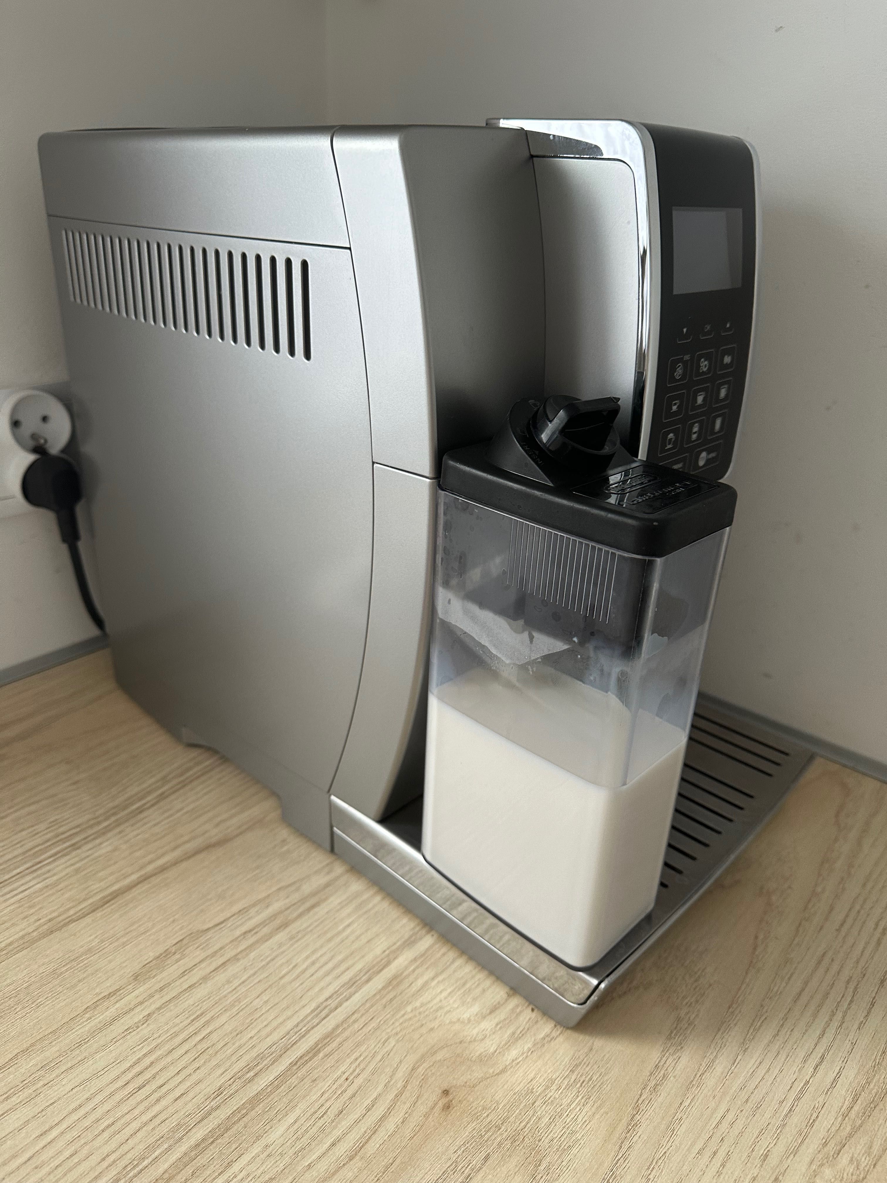 Ekspres DeLonghi Dinamica ECAM 350.55 SB