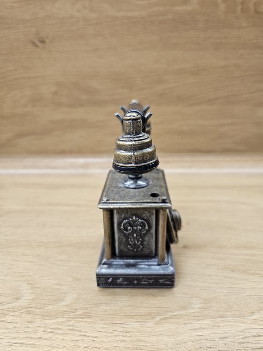 Figurka Zapalniczka gazowa w stylu retro – telefon antyczny (nie dział
