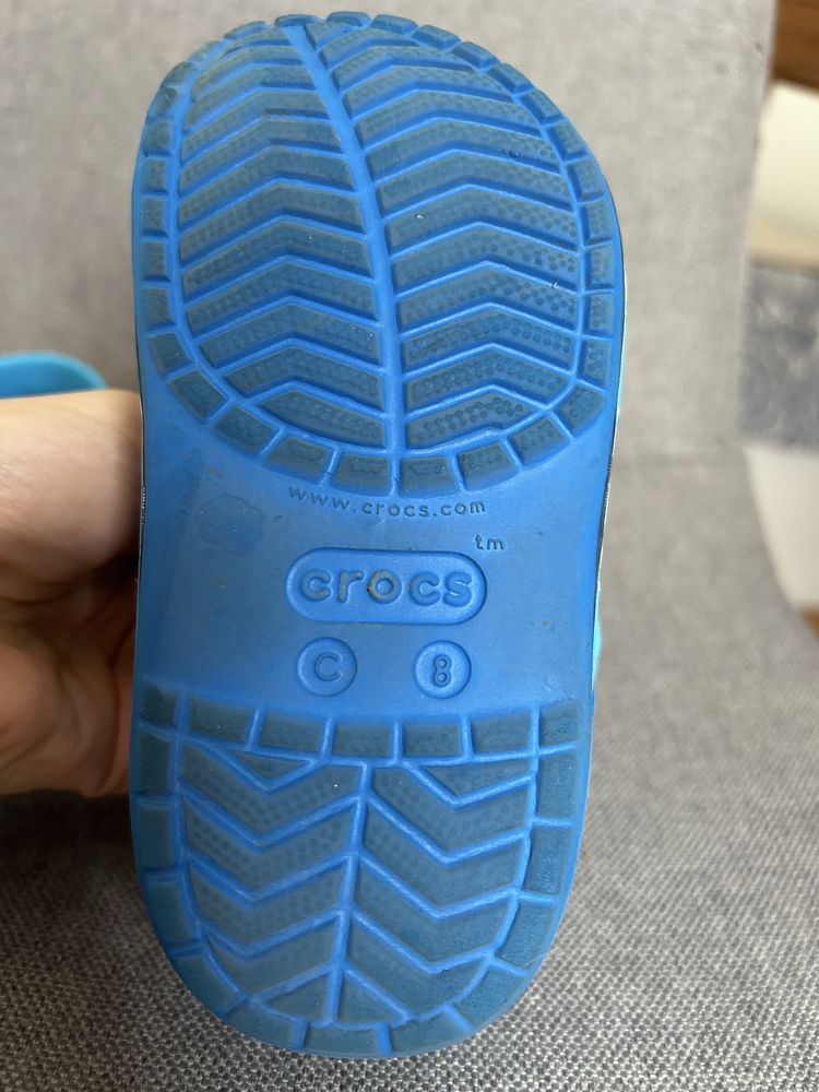 Crocs baby shark 8