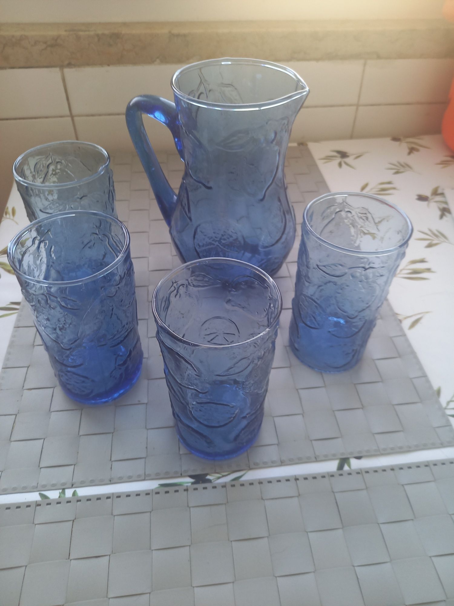 Conjunto de jarro com copos