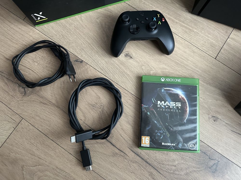 Super zestaw Xbox Series X, Pad Elite + zwykły, gra, game pass