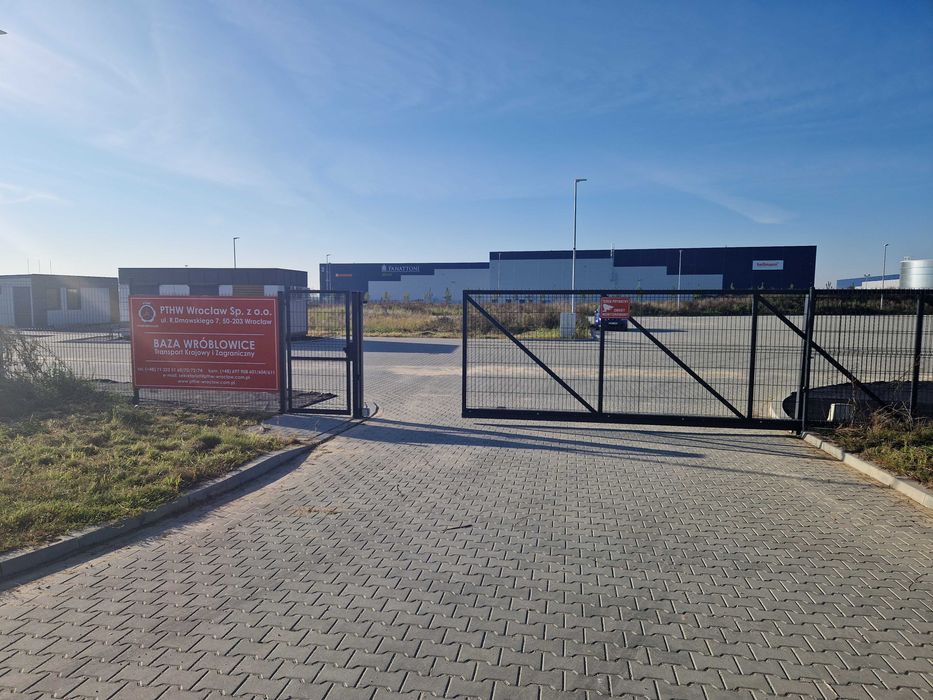 Wynajmę miejsca parkingowe