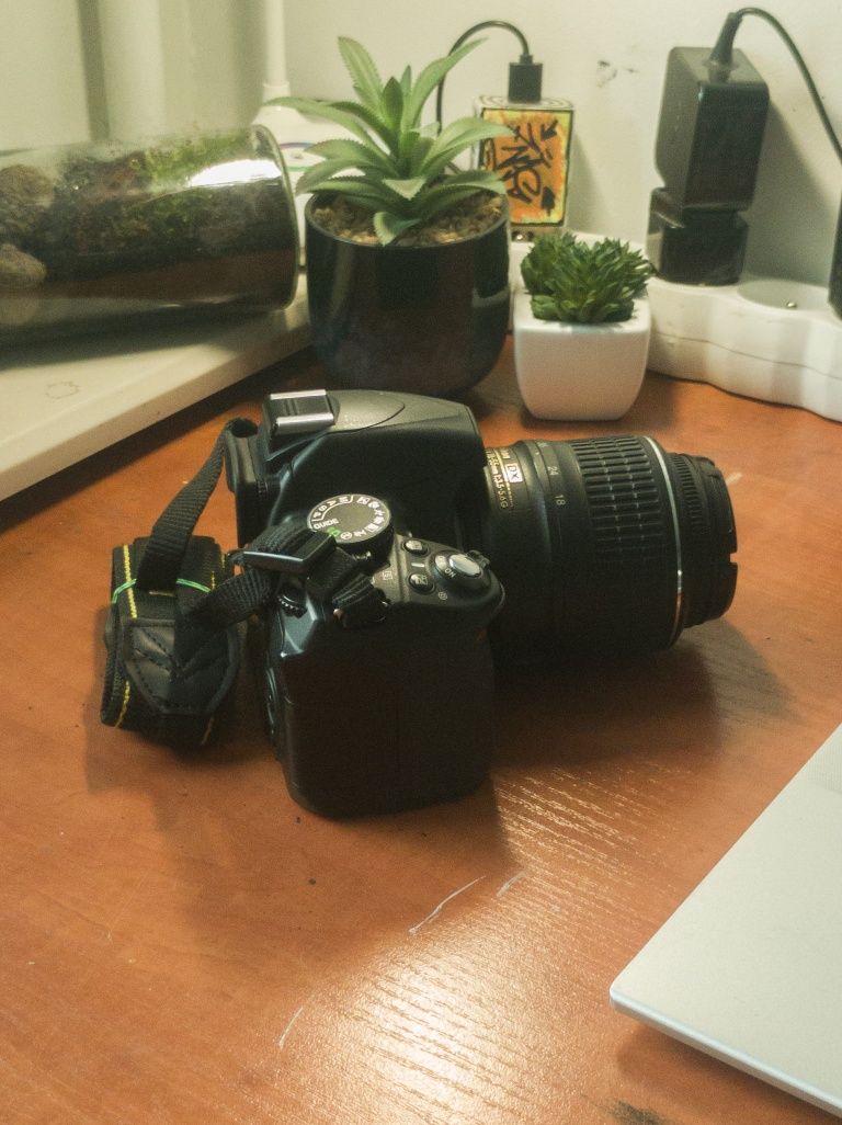 NIKON D3100 +obiektyw +akcesoria