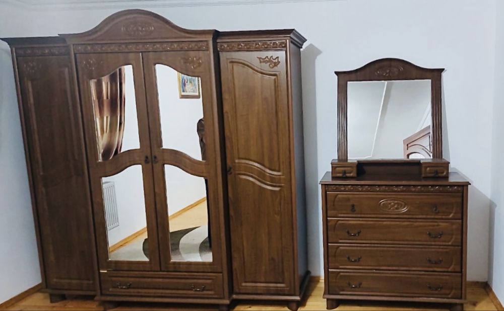 Меблі в спальну кімнату. Дуже гарні!