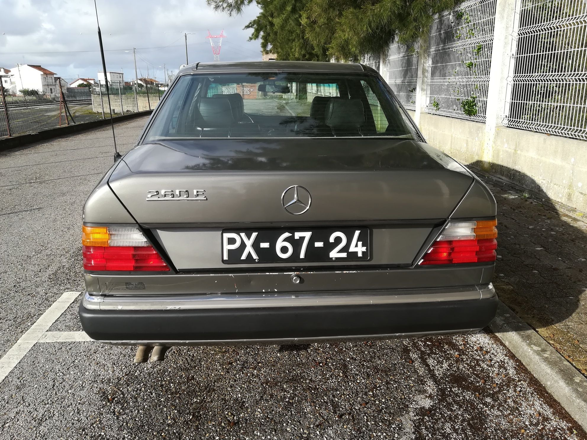 Mercedes 260 e w124