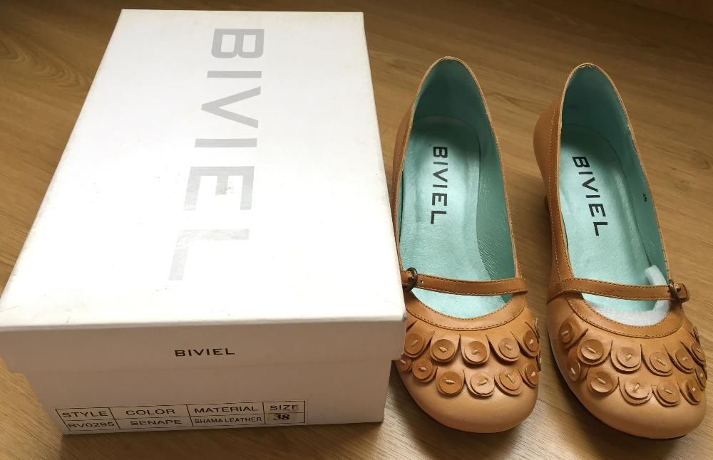 Sapatos em pele bege 'Biviel' nº 38