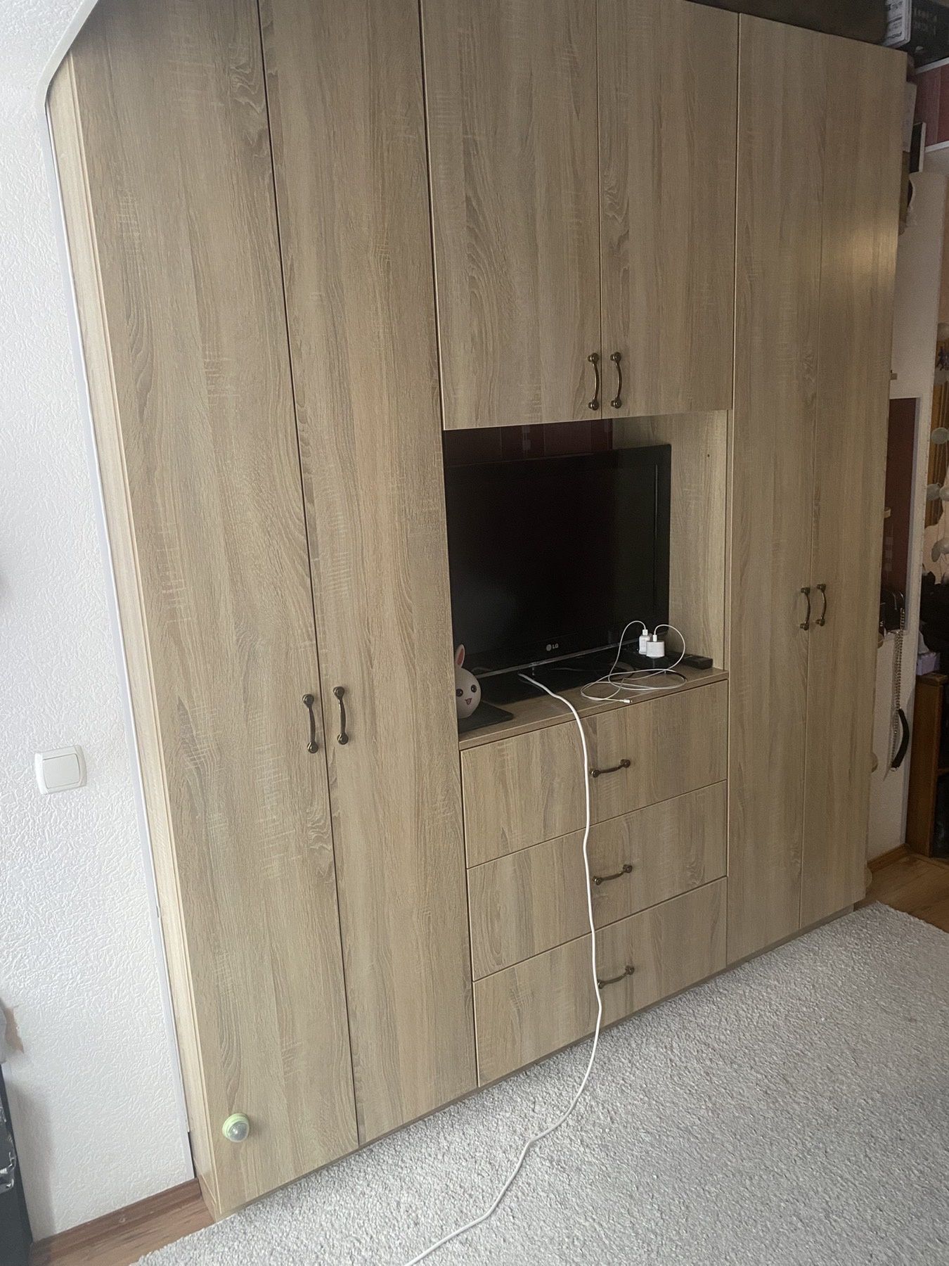 Продам кімнату з меблями та технікою по вул.Кубанської України 53а