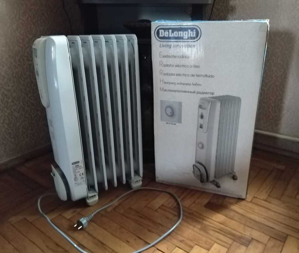 Оливний (масляний) радіатор DeLonghi KH 770715