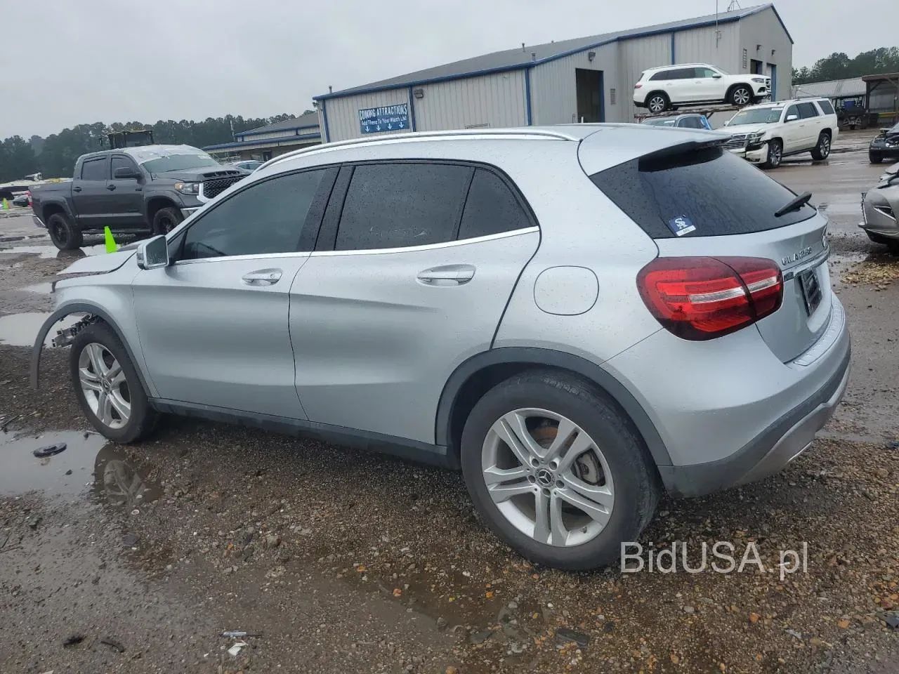 Mercedes-Benz GLA jeżdżący 2,0L benzyna automat KUPIONY w transporcie do Polski