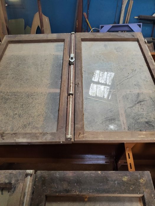 5 janela  de madeira  maciça