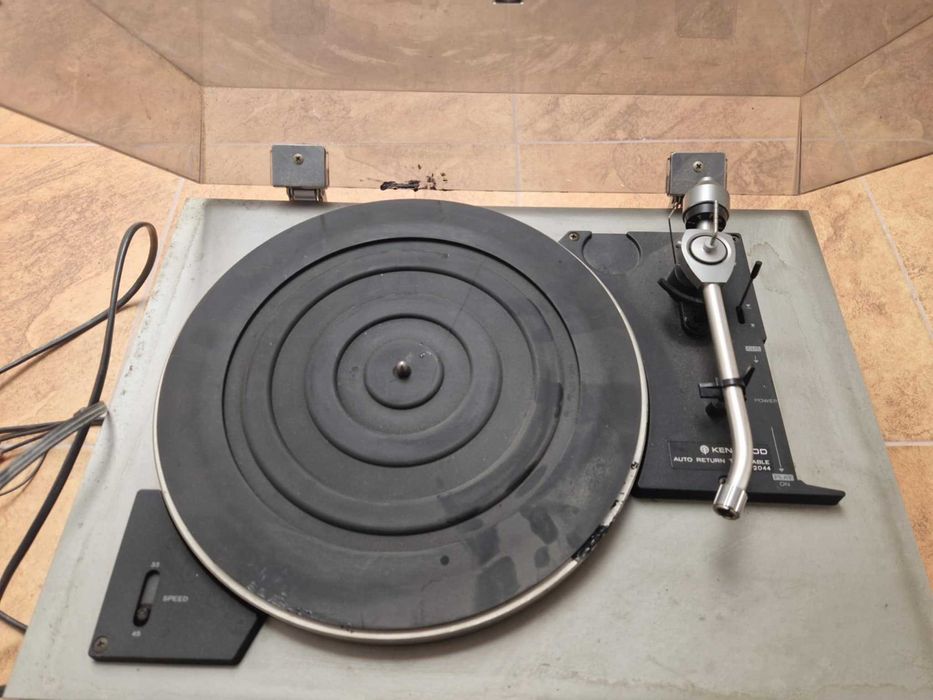 Gramofon Kenwood KD 2044 plus 22 płyty winylowe