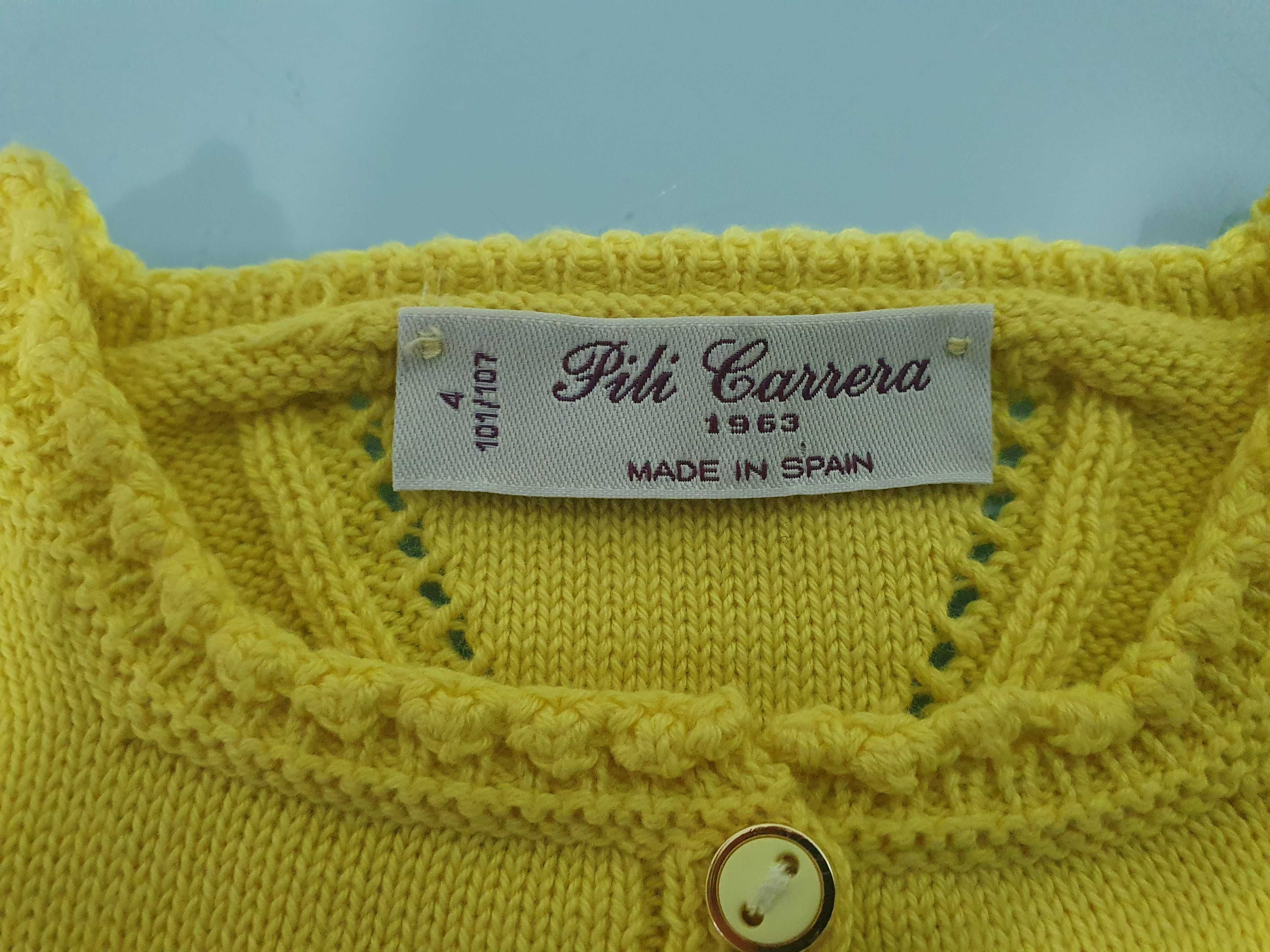 Vendo casaco amarelo Pili Carrera tamanho 4 anos em excelente estado