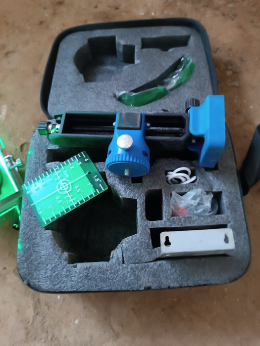 Лазерний рівень Лазерный уровень 4D 16-лінійний обертається на 360°