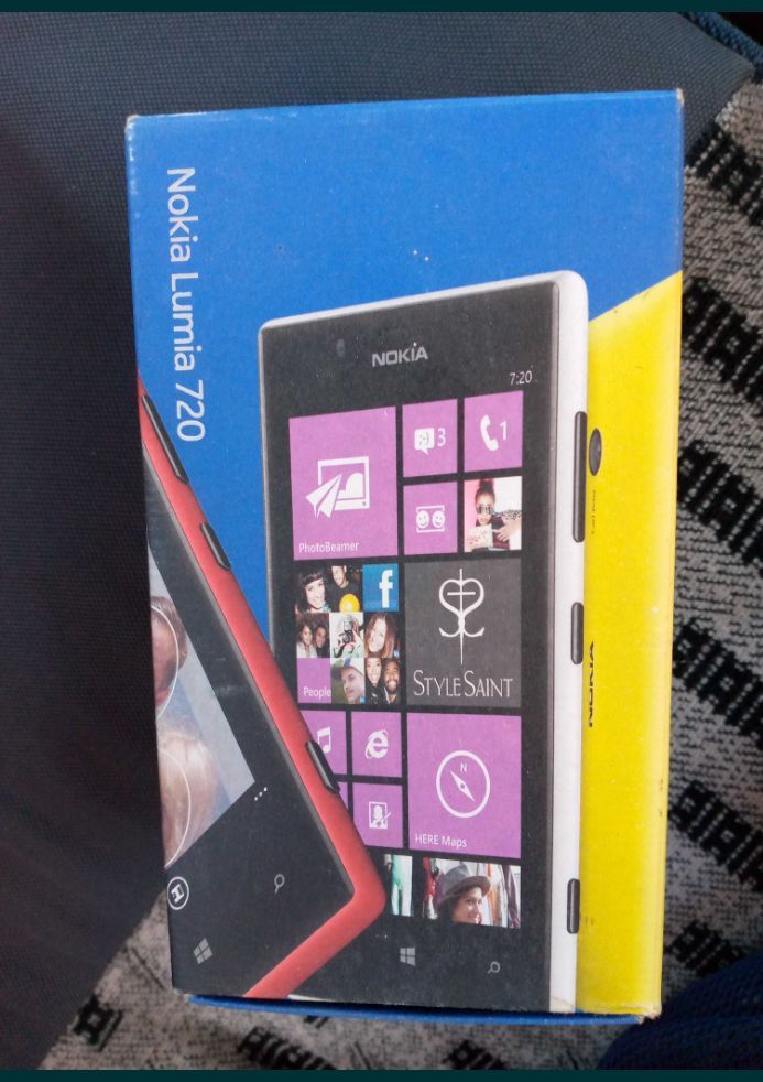 Коробочка от телефона Nokia Lumia 720