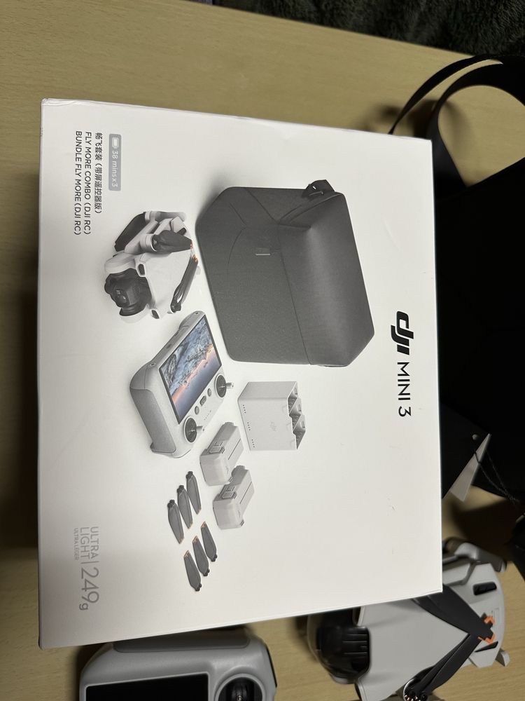 Drone DJI Mini 3 Fly More Combo + DJI RC
