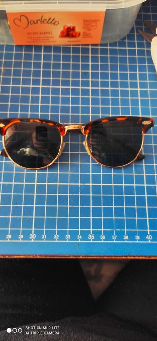 Sprzedam okulary przeciwsłoneczne retro vintage ze zdjęcia
