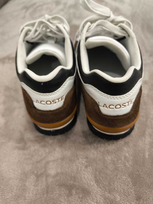 Tênis Lacoste em bom estado