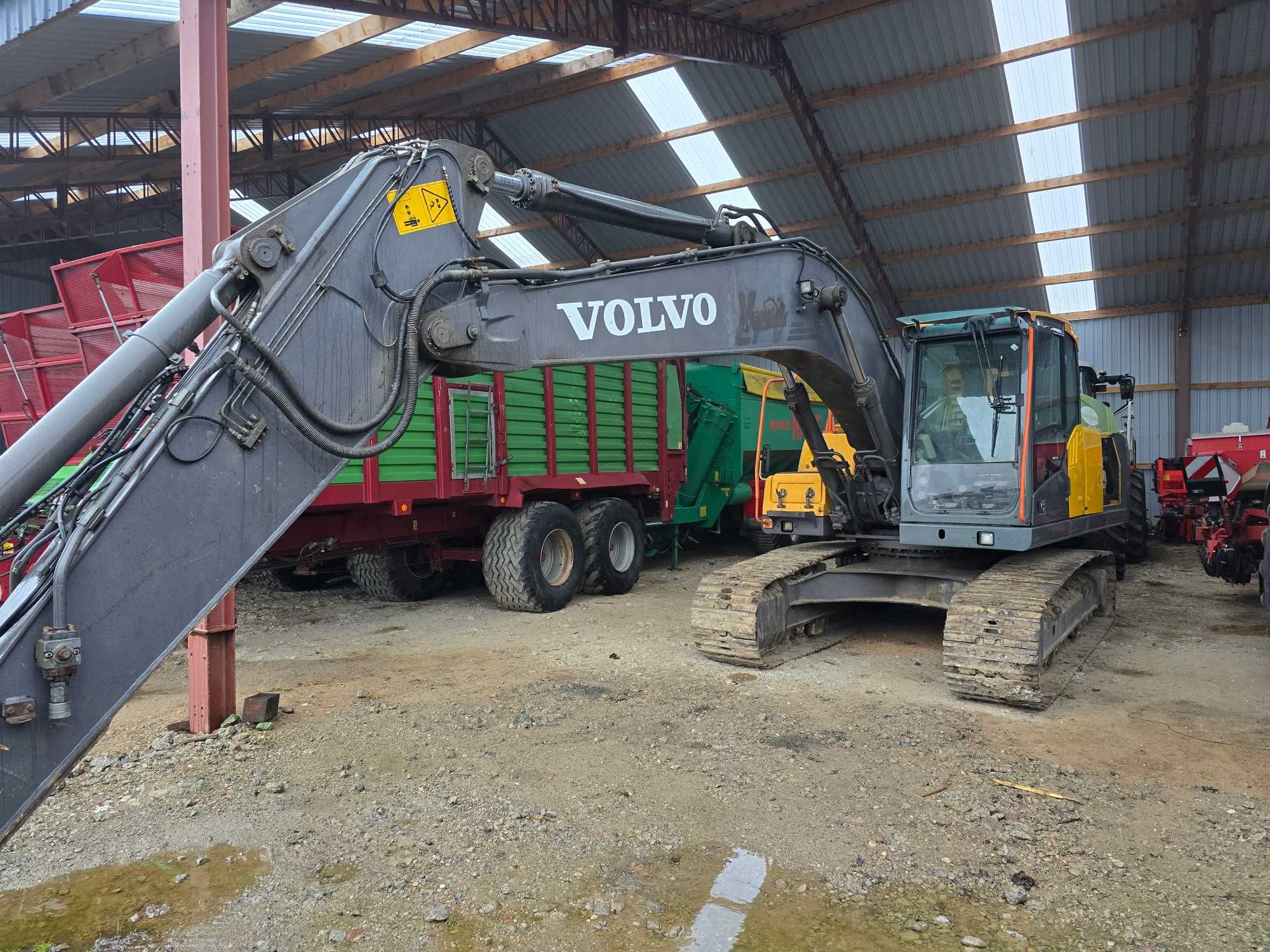 Koparka Volvo 210