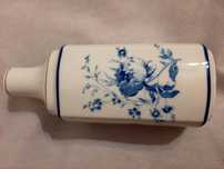 Piękny porcelanowy wazon sygnowany - niemiecki .