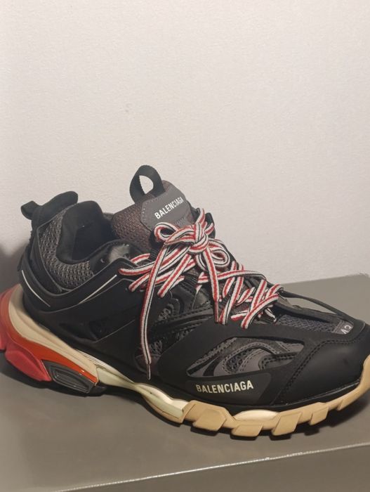 Balenciaga track 1
