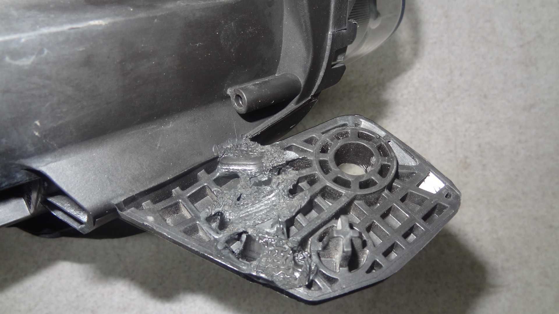Toyota proace 16- lampa xenon led przód prawa europa