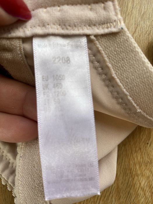 beżowy  stanik duzy 105 D minimizer