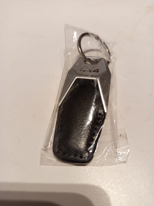 Nowy! Oryginalny OEM ASO Audi A4 brelok do pilota kluczy !