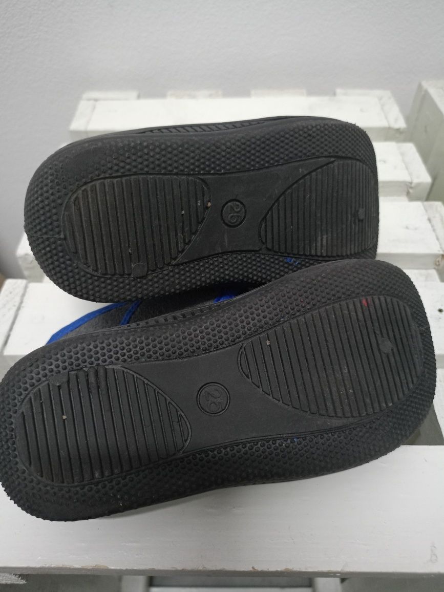 Buty/ pantofle chłopięce rozmiar 25