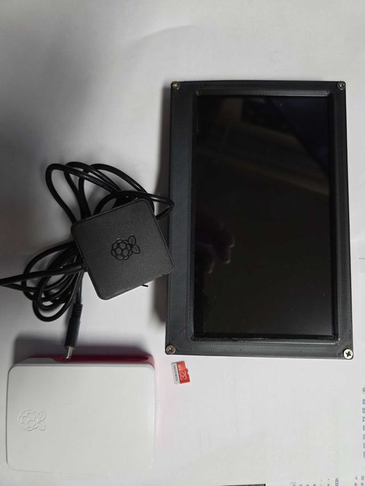 Raspberry PI 4 8GB + ekran 7" dotykowy + KARTA SD 32GB
