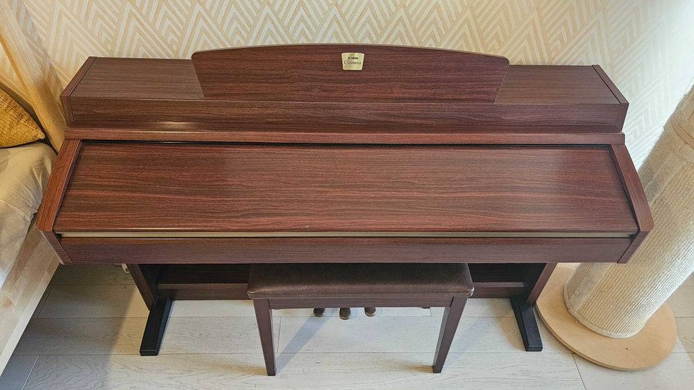Pianino elektryczne - Yamaha Clavinova CLP 230