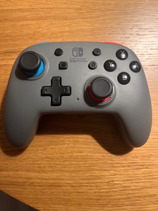 Konsola Nintendo Switch + gra i kontroler