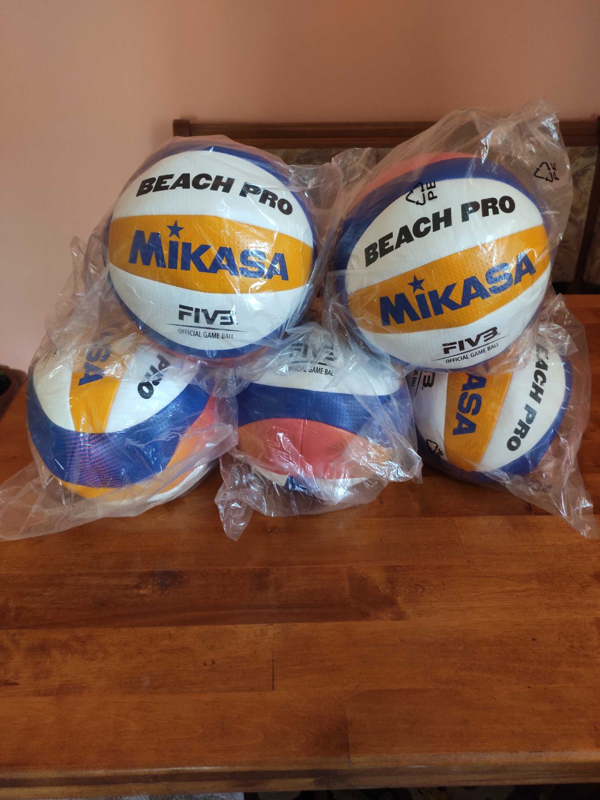 Волейбольні м'ячі Mikasa BV550C BEACH PRO для пляжного волейболу