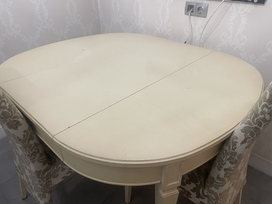 Стол и стулья б/у