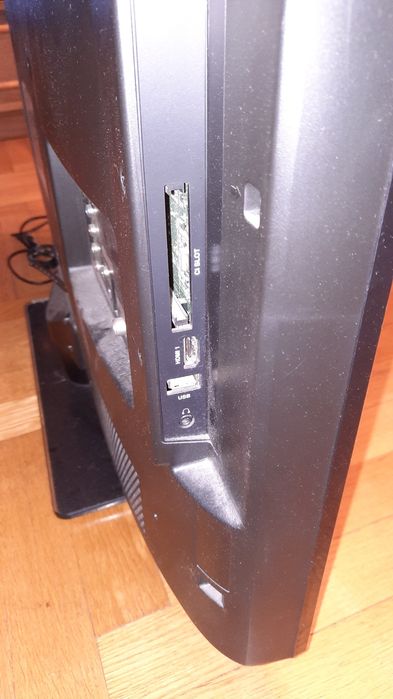 Telewizor LCD  32cale ,,HANNSPREE" sprawny, pilot