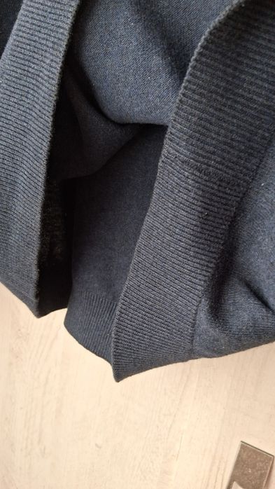 Sweter męski w serek