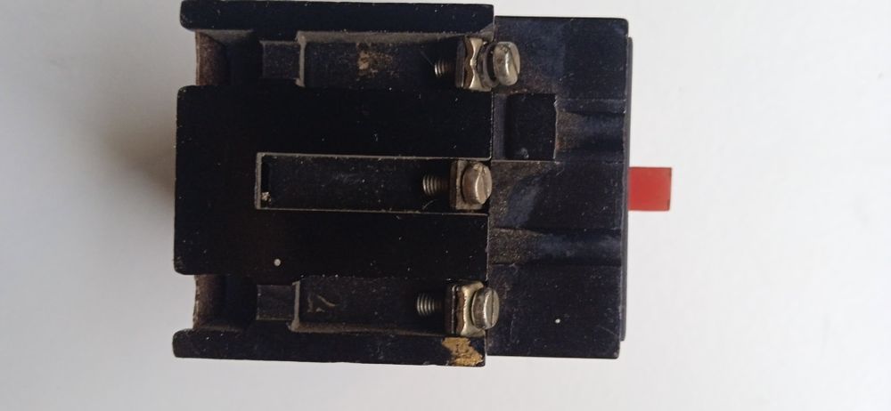 Автоматичний вимикач AE 2016