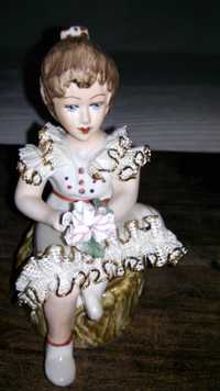 Lalka porcelanowa figurka.