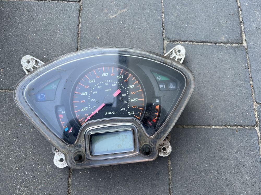 Licznik zegary Honda Pantheon 125