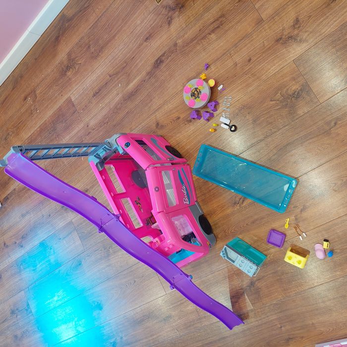 Barbie Kamper + akcesoria