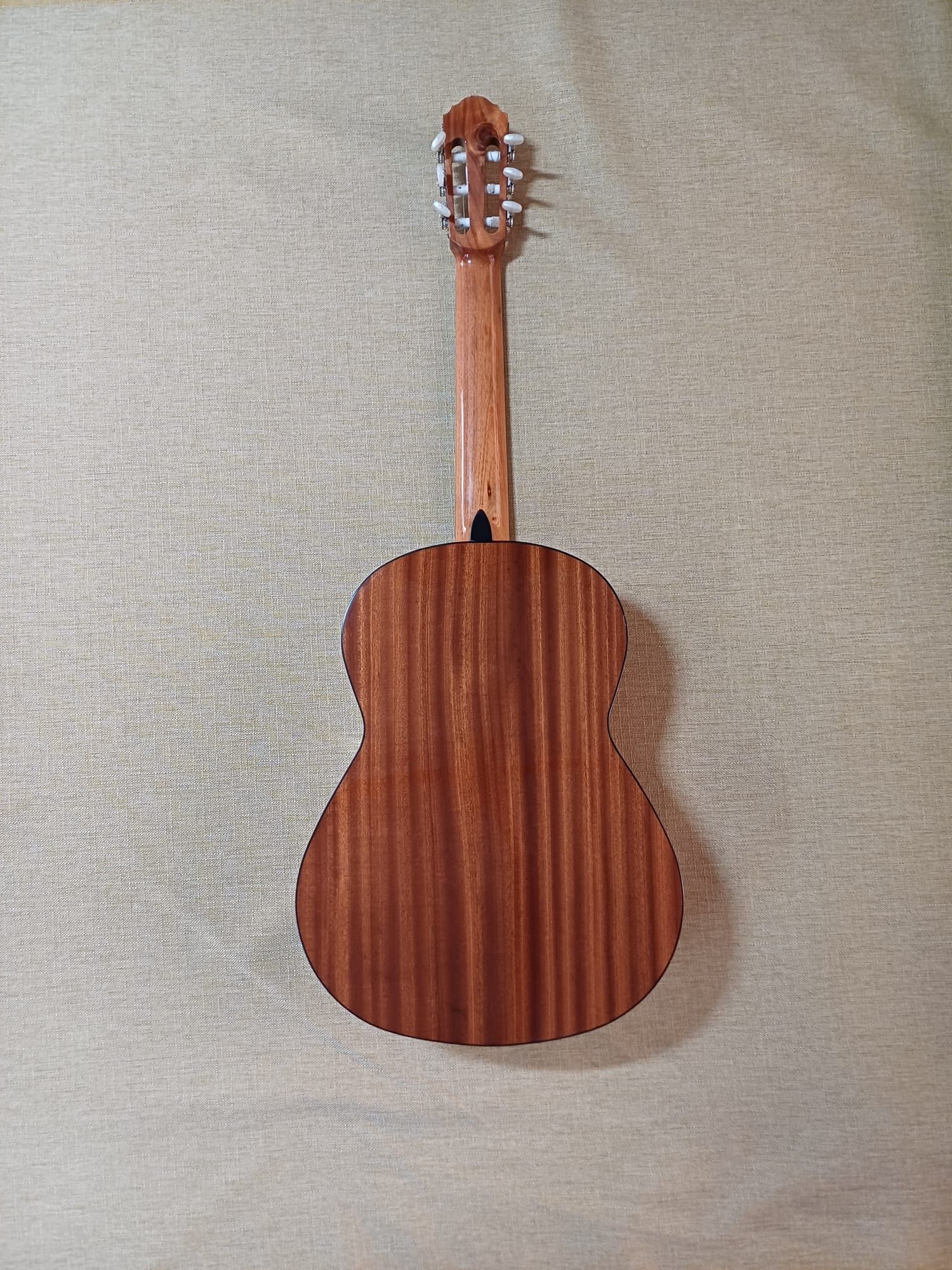 Guitarra clássica Ibérica + capa de transporte