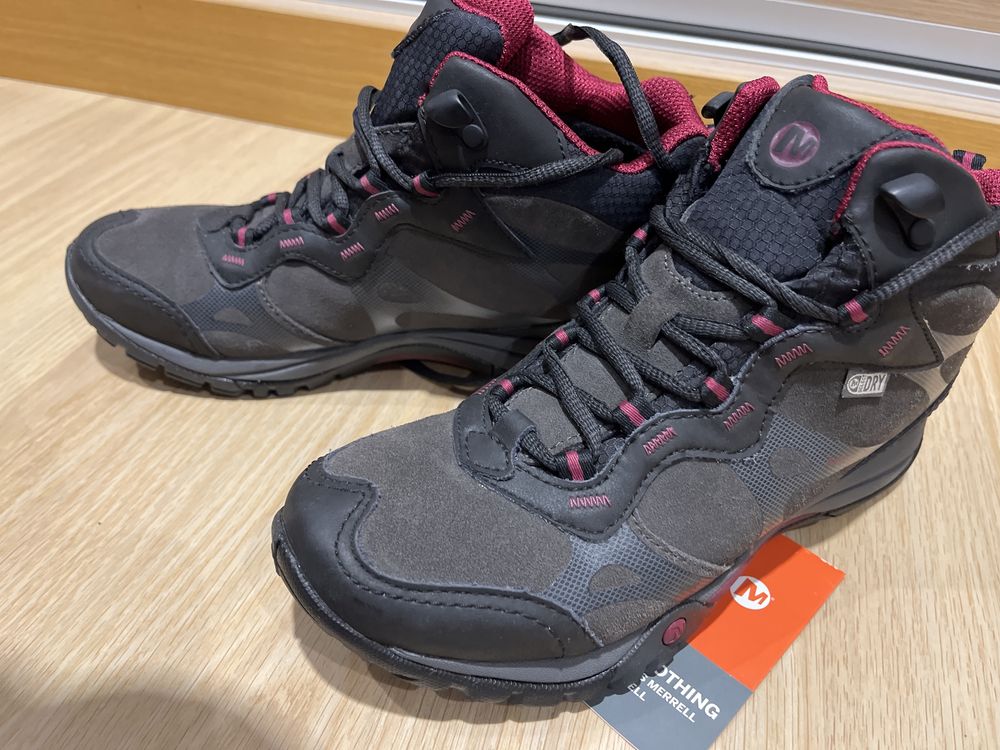 Botins Merrell novos