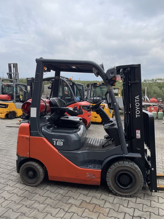 Wózek widłowy Toyota 06-8FG18F Triplex maszt 2018 rok