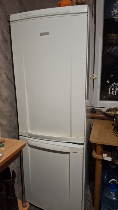 Продам холодильник Electrolux