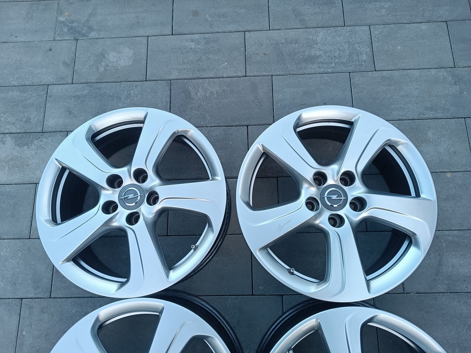 17 Alufelgi Opel 5x110 Astra H,Corsa E,D,Meriva B , OE TPMS