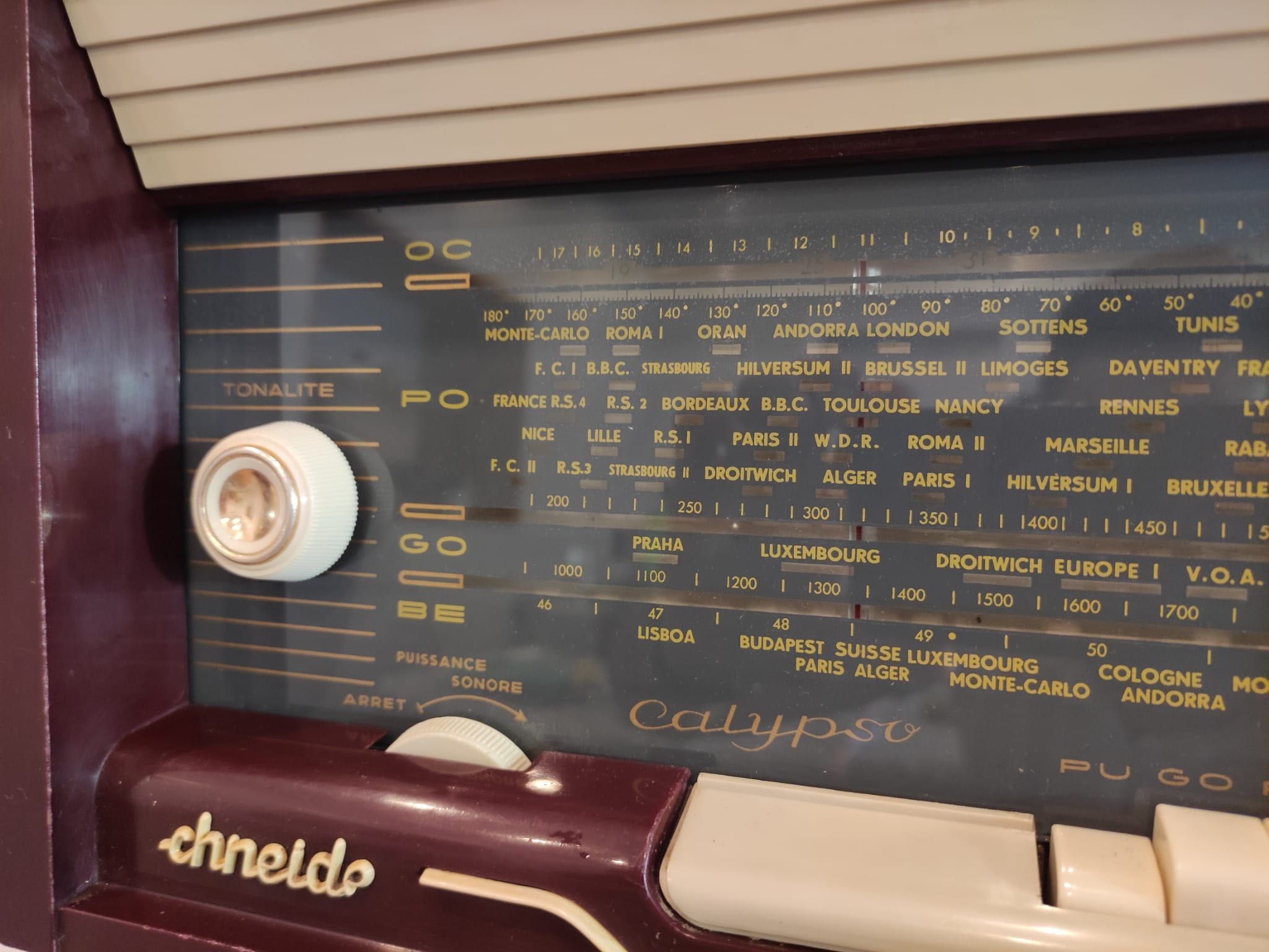 Retro radio Schneider Calypso rádio antigo válvulas [c/bluetooth]