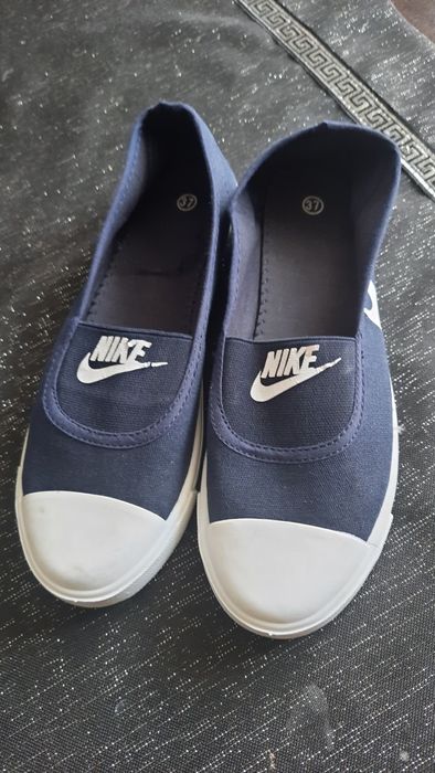 Trampki niebieskie firmy NIKE